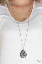 Load image into Gallery viewer, I Am Queen - Green - Paparazzi Accessories