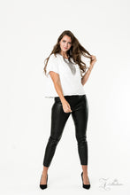 Load image into Gallery viewer, Defiant - Zi Necklace