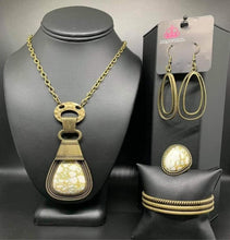 Load image into Gallery viewer, Fiercely 5th Avenue - November 2021 - Complete Trend Blend