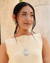 Load image into Gallery viewer, Nobly Nocturnal - Necklace
