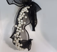 Load image into Gallery viewer, Black Ribbon Pearl - Black Headband
